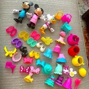 Daisy and Minnie toy set 40 pieces total